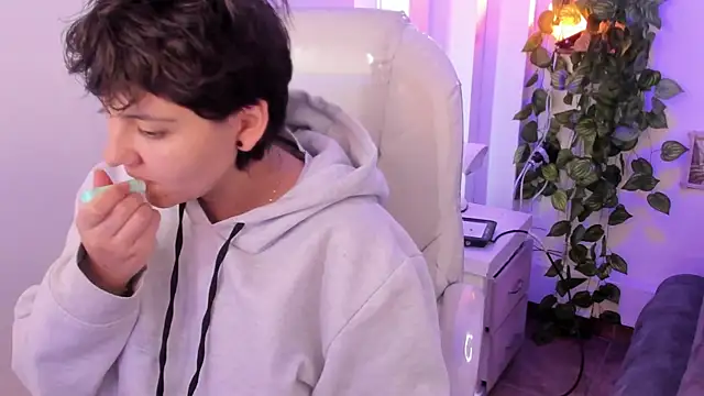 Nathaly ds online show from April 21, 8:12 pm