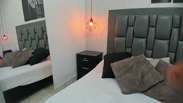 dakota roussee online show from September 27, 12:54 pm