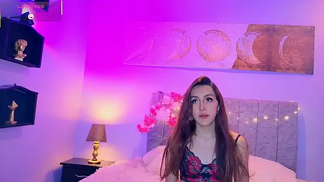 Snapshot of antonellastar24_ chatting on September 15, 7:58 pm antonellastar24 online show from September 15, 7:58 pm