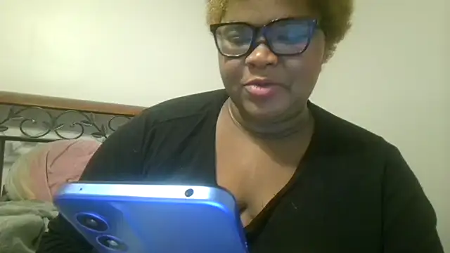 Snapshot of techprincessxx chatting on November 9, 3:43 pm techprincessxx online show from November 9, 3:43 pm