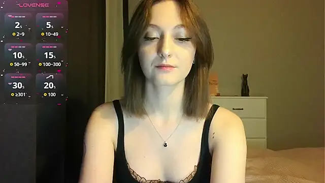 white liillyy online show from February 22, 5:22 pm