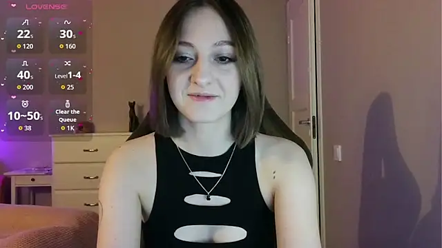 white liillyy online show from May 30, 9:45 pm