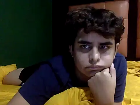 Snapshot of Thiagoforyou chatting on October 5, 5:17 am Thiagoforyou online show from October 5, 5:17 am