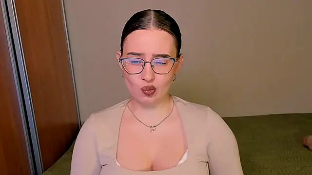 Snapshot of just_fucked777 chatting on November 27, 12:56 am just fucked777 online show from November 27, 12:56 am