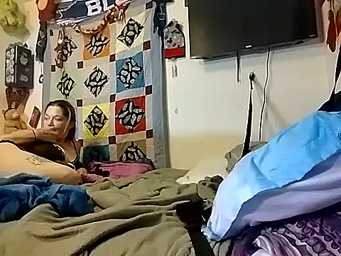 Snapshot of SnowBunny1224 chatting on September 29, 9:03 am SnowBunny1224 online show from September 29, 9:03 am