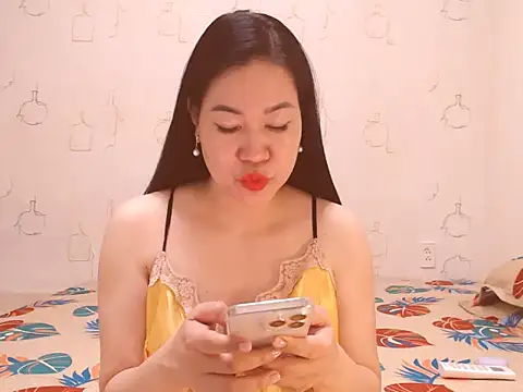 Snapshot of Cherry__99 chatting on February 3, 11:37 am Cherry 99 online show from February 3, 11:37 am