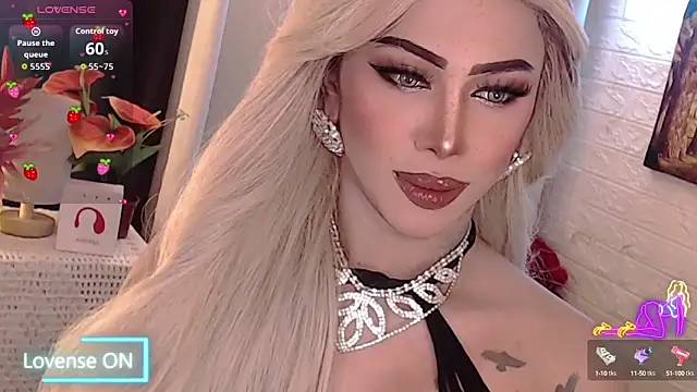 Snapshot of Your_valentina_goddess chatting on September 28, 12:27 am Your valentina goddess online show from September 28, 12:27 am