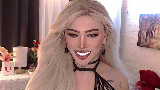 Snapshot of Your_valentina_goddess chatting on October 7, 1:36 am Your valentina goddess online show from October 7, 1:36 am