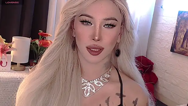 Snapshot of Your_valentina_goddess chatting on October 9, 3:26 am Your valentina goddess online show from October 9, 3:26 am