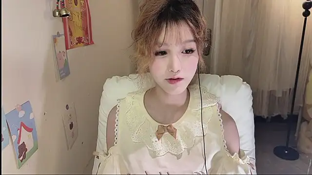Snapshot of FuFu-puff chatting on October 19, 3:12 pm FuFu-puff online show from October 19, 3:12 pm