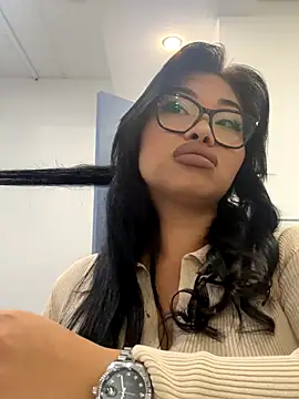 Snapshot of Mia_stepMOM chatting on September 14, 6:01 am Mia stepMOM online show from September 14, 6:01 am