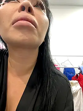 Snapshot of Mia_stepMOM chatting on October 2, 6:31 am Mia stepMOM online show from October 2, 6:31 am