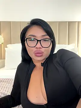Snapshot of Mia_stepMOM chatting on October 14, 6:20 pm Mia stepMOM online show from October 14, 6:20 pm