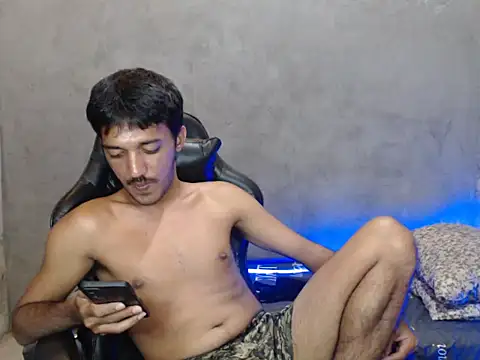 RowyCam online show from November 4, 12:04 pm