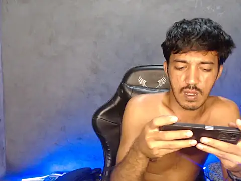 RowyCam online show from November 20, 4:07 pm