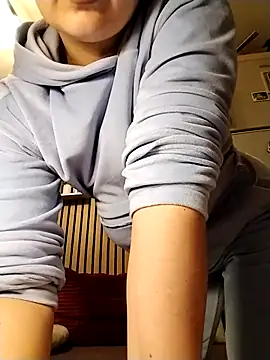 Mayaaaaaa  online show from March 10, 7:35 am