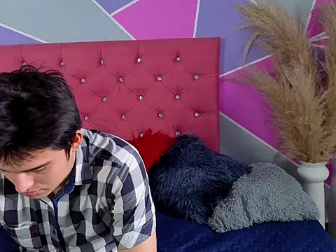 invincible200 online show from October 4, 1:42 pm