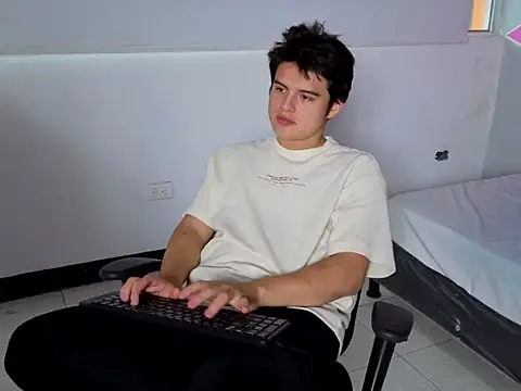 invincible200 online show from October 10, 2:05 pm