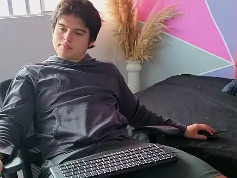 invincible200 online show from November 17, 2:12 pm