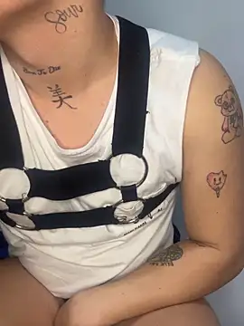 Snapshot of Kurtxxx22 chatting on November 25, 1:16 am Kurtxxx22 online show from November 25, 1:16 am