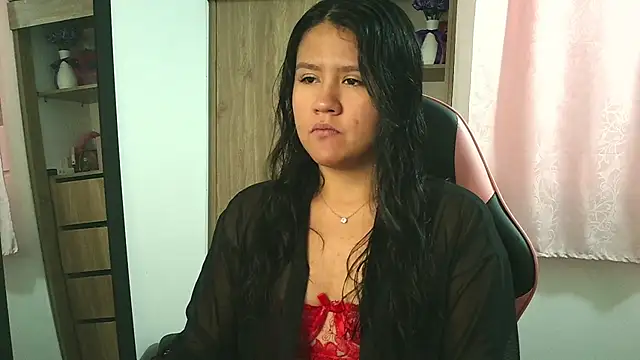 Oliviawatson1 online show from November 22, 1:32 pm