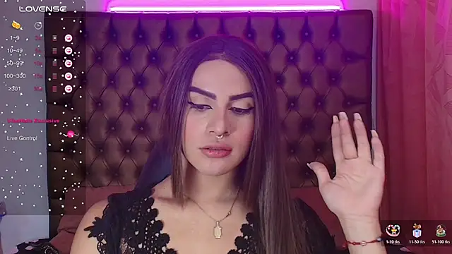 lailahdark online show from November 18, 3:45 am