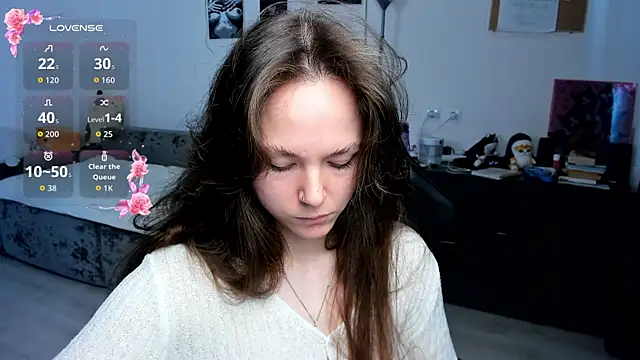 cute little ass online show from March 31, 9:53 am
