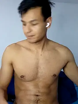 Snapshot of Valois2025 chatting on April 4, 6:33 am Valois2025 online show from April 4, 6:33 am