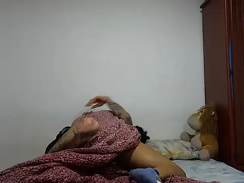 Snapshot of MeganAndMax@xh chatting on October 25, 3:14 am MeganAndMaxxh online show from October 25, 3:14 am