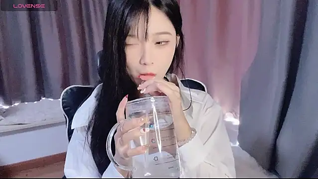 Snapshot of Cicicici-cc chatting on October 24, 2:41 am Cicicici-cc online show from October 24, 2:41 am