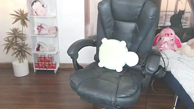 Suzie Wet Cave online show from September 27, 12:54 pm