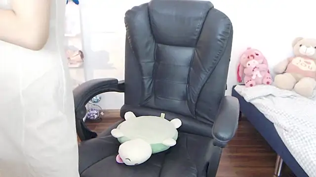 Suzie Wet Cave online show from October 1, 12:33 pm