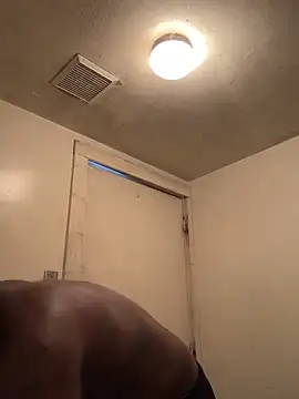 Snapshot of StandOnthatboy chatting on October 31, 7:04 pm StandOnthatboy online show from October 31, 7:04 pm