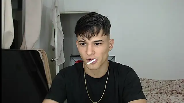 Snapshot of Alex_mojica chatting on September 11, 5:07 am Alex mojica online show from September 11, 5:07 am