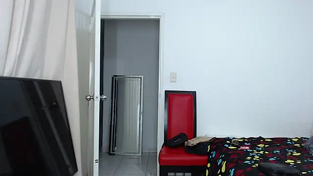 Snapshot of Alex_mojica chatting on September 21, 5:42 am Alex mojica online show from September 21, 5:42 am