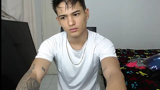 Snapshot of Alex_mojica chatting on September 24, 7:23 am Alex mojica online show from September 24, 7:23 am