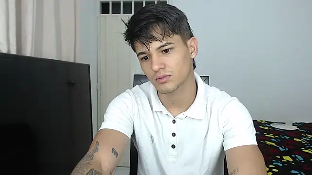 Snapshot of Alex_mojica chatting on September 26, 7:45 am Alex mojica online show from September 26, 7:45 am