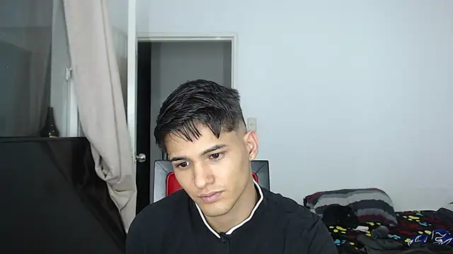 Snapshot of Alex_mojica chatting on September 28, 5:13 am Alex mojica online show from September 28, 5:13 am