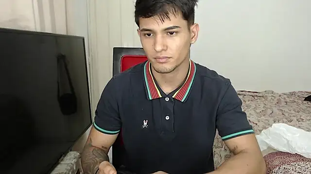 Snapshot of Alex_mojica chatting on October 15, 5:18 am Alex mojica online show from October 15, 5:18 am