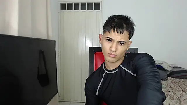 Snapshot of Alex_mojica chatting on October 17, 6:05 am Alex mojica online show from October 17, 6:05 am