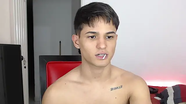 Snapshot of Alex_mojica chatting on November 9, 5:17 am Alex mojica online show from November 9, 5:17 am