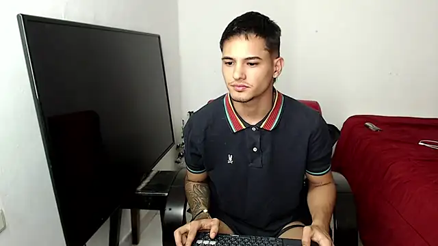 Alex mojica online show from February 1, 6:01 am