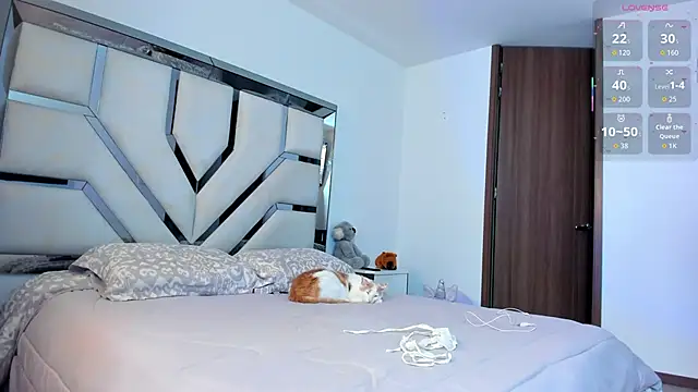 Michelle Ferrerr online show from October 30, 10:43 pm