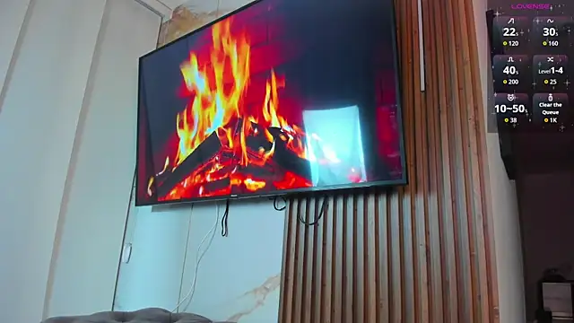 Michelle Ferrerr online show from April 17, 10:29 am