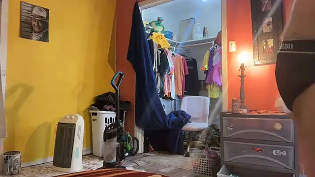 bearcub300 online show from November 18, 5:45 am