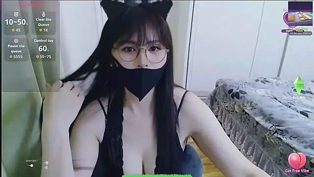 Winnie-01 online show from March 31, 2:39 pm