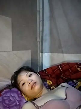 Snapshot of LinhNa999 chatting on October 2, 5:03 am LinhNa999 online show from October 2, 5:03 am