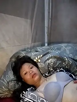 LinhNa999 online show from April 15, 1:07 pm