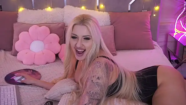 MysticGrace online show from April 22, 1:01 pm