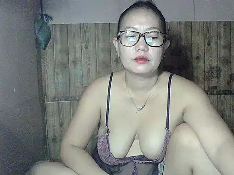 Snapshot of Pinay_BigTits69 chatting on October 27, 5:55 am Pinay BigTits69 online show from October 27, 5:55 am